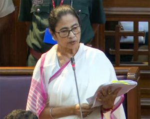 குடியரசுத் தலைவருக்கு அவமதிப்பு: மேற்கு வங்க அரசு அறிக்கை அளிக்க மத்திய உள்துறை செயலர் உத்தரவு